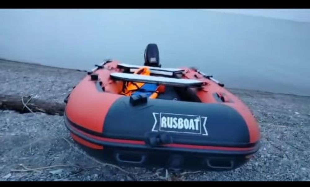 Лодка 3.9 с мотором 18