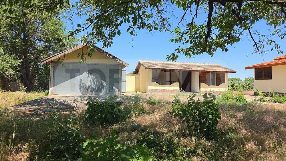 Реновирана къща в село Дропла