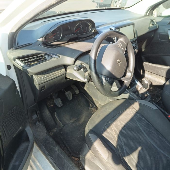 Vand motor peugeot 208 an 2016 1,4 benzina