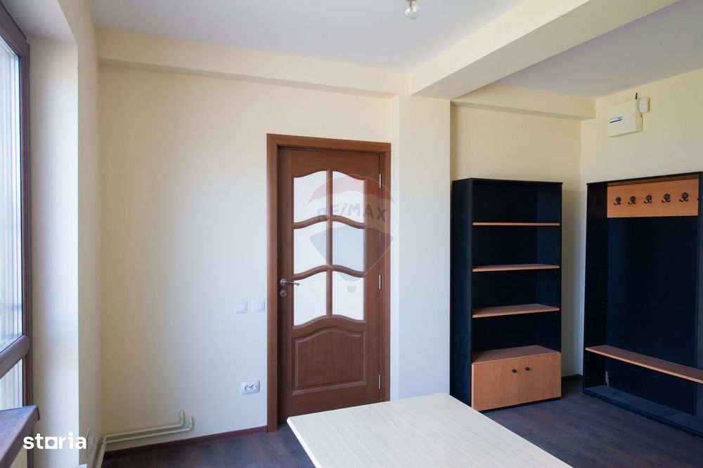 De vanzare casa + hala, teren 580mp, ideala business/service auto