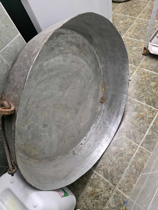 Голяма, медна тава за варене на лютеница , 90 см в диатеметър