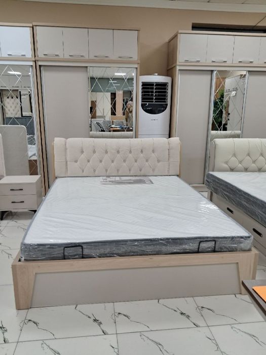 Кровать двухспальная по акции