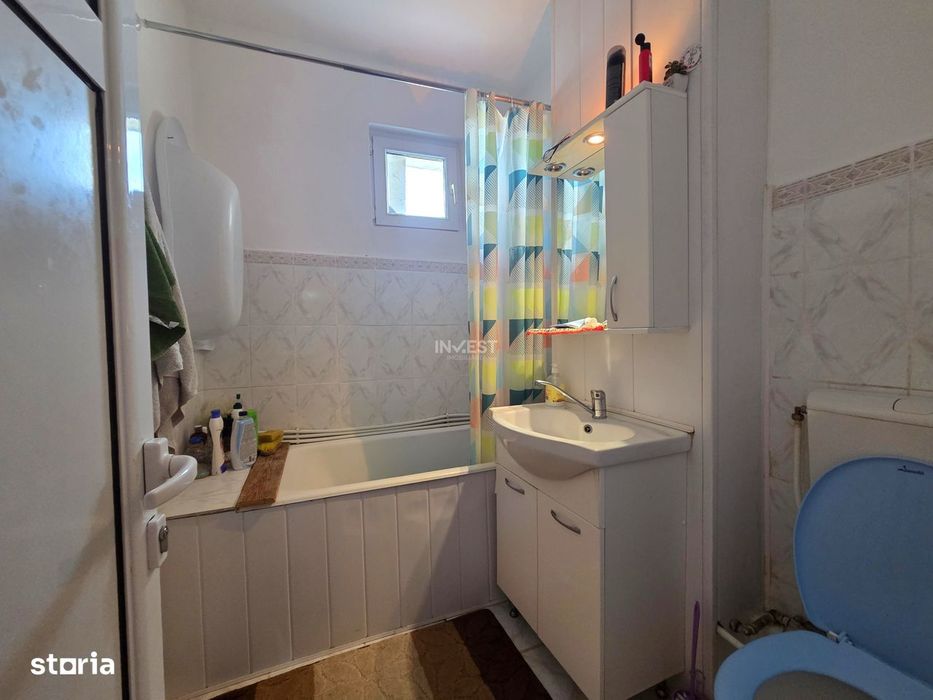 Apartament 3 camere, Decomandat, Etaj intermediar