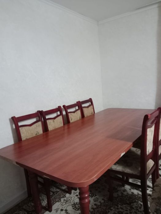 Продам хороший стол.