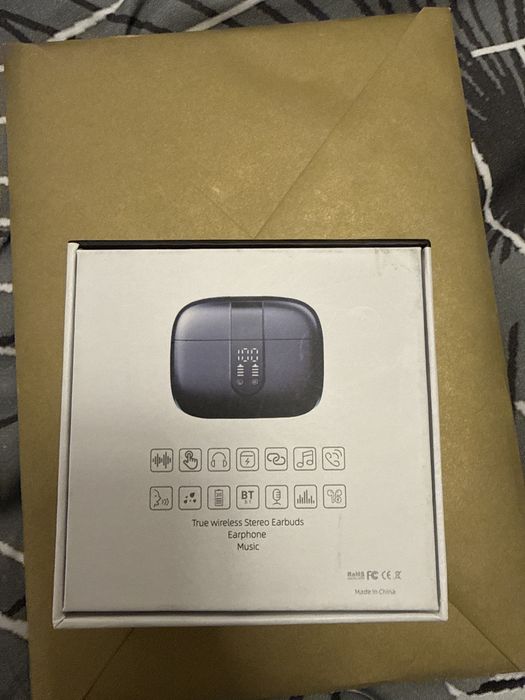 vand casti bluetooth aproape noi