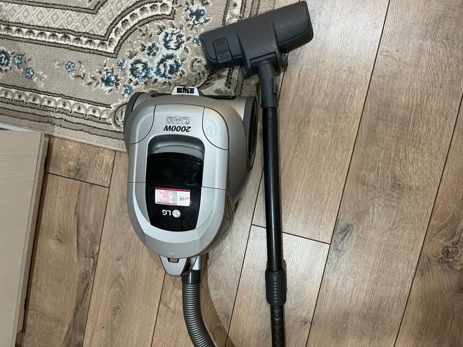 продаётся пылесос мощный