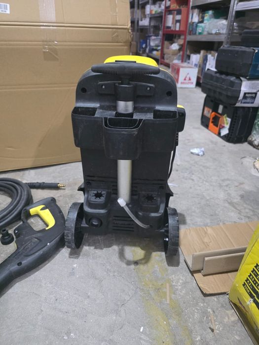 Aparat de spalat cu presiune 145 bar, 500 l/h, cu kit Car & Home Karcher K 5 Classic