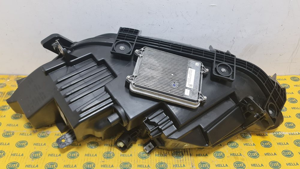 Far dreapta full led Tesla Model X 1034319-00-E