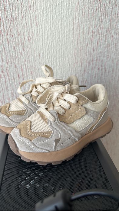 Детские кроссовки