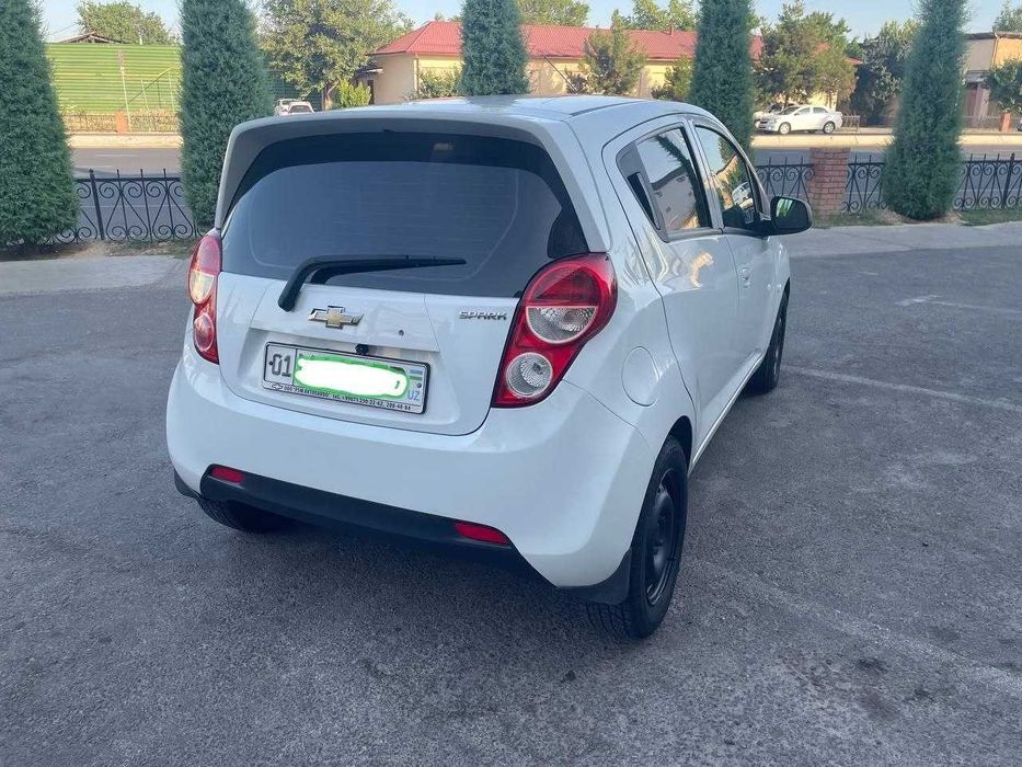 Chevrolet Spark 2019, Белый, Механика, 70000 км