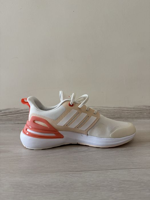 Дамски обувки Adidas RapidaSport K (HP6127)