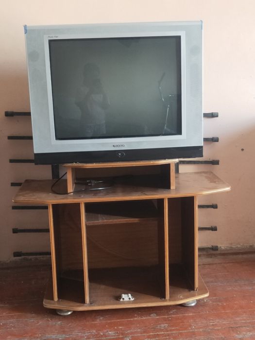 Телевизор 400тыс сум