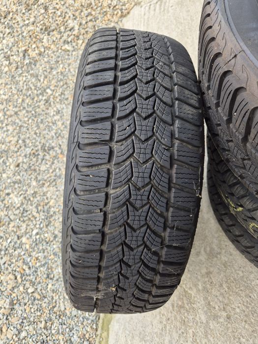 Vând jante tablă, cauciucuri iarnă, capace/16 pentru Logan 2024