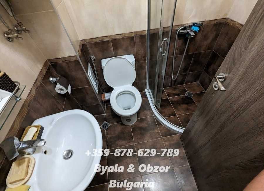 Обзаведен двустаен апартамент със собствен двор-градина в гр.Бяла