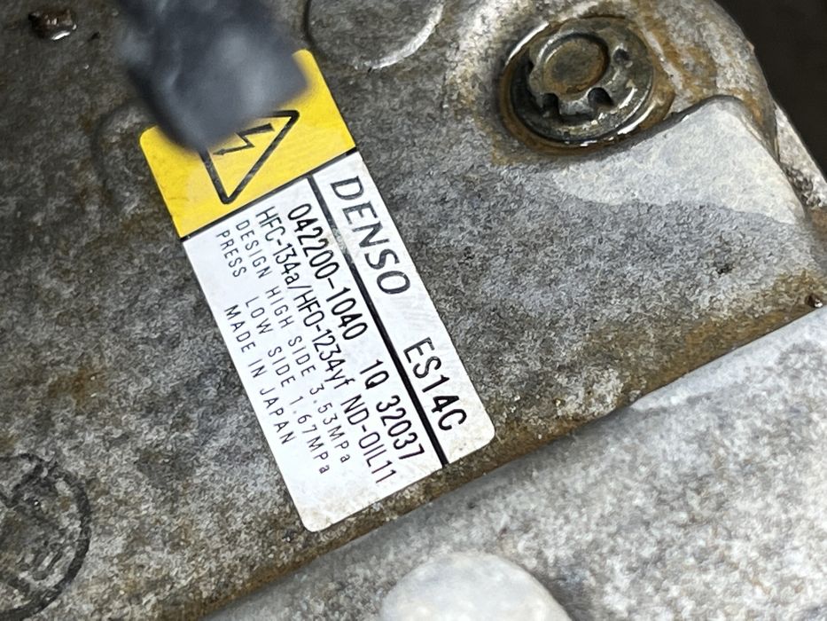 Компресор климатик за Toyota Hybrid Yaris / Тойота Ярис Хибрид Denso