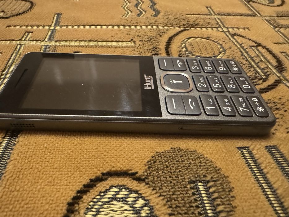 Telefon iHunt i11 cu butoane