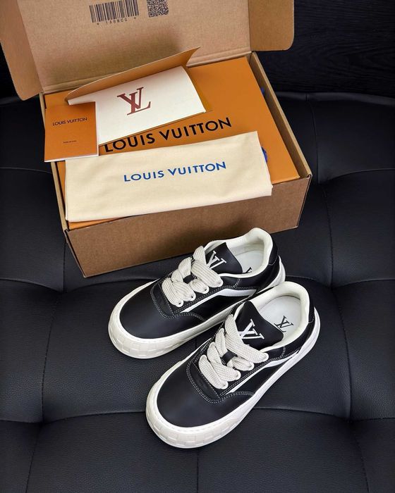 Adidasi Louis Vuitton Tilted Premium