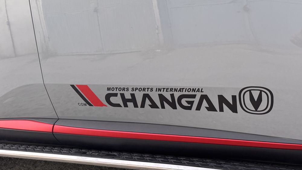 Наклейка на авто