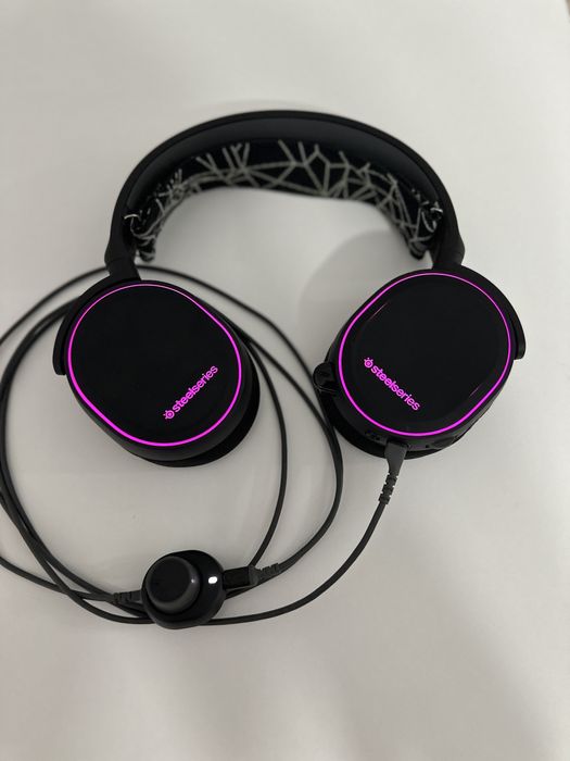 Casti gaming arctis 5 7.1 rgb