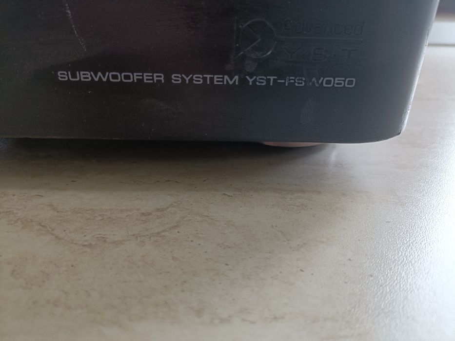 Yamaha YST FSW 050 subwoofer activ + 2 sateliți Onkyo SLM 301