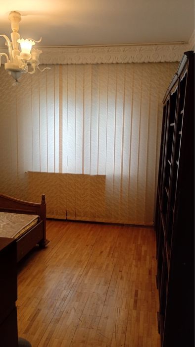 Apartament de închiriat- spațios, stradal,poziție excelentă
