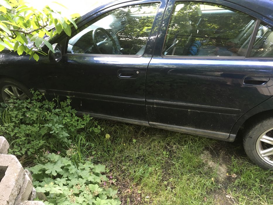 Волво S60 D5 т. син металик