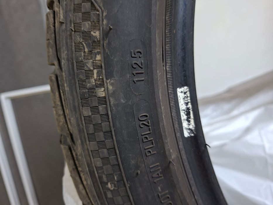 Продам комплект резины на X5