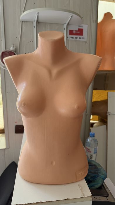продается манекен женский