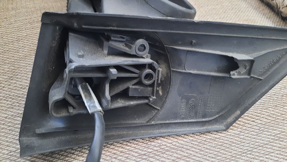 Продам зеркало на форд