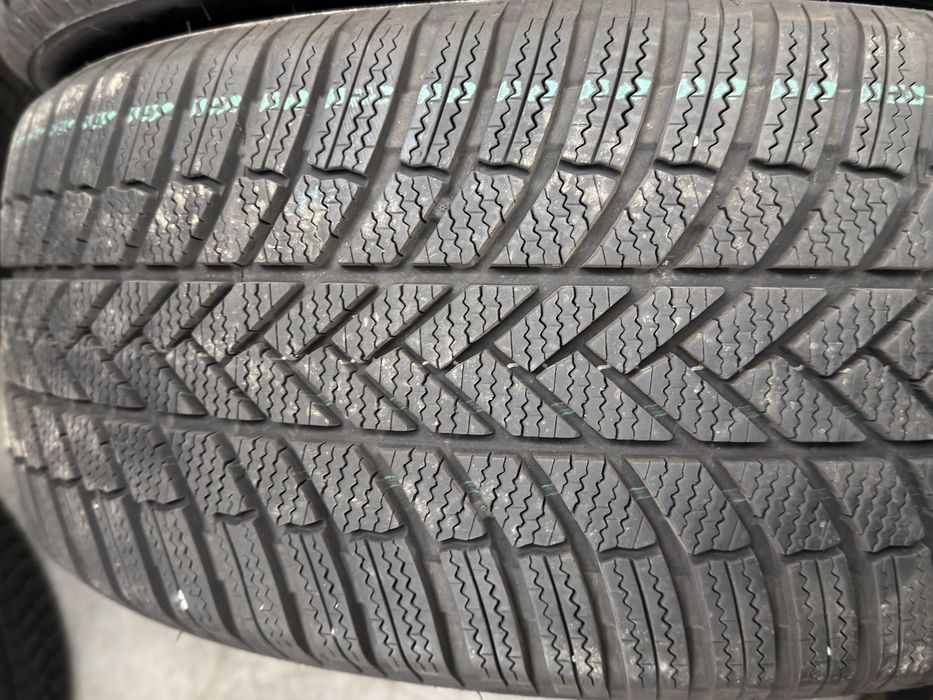Vand 2 anvelope 245/45/18 bridgestone de iarnă sh