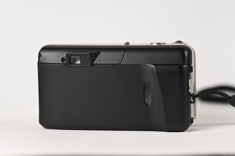 Лентов фотоапарат Olympus superzoom 80G