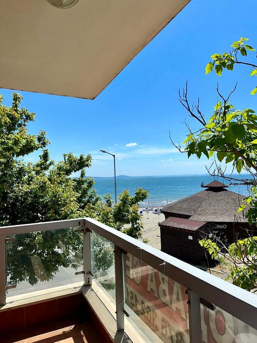 Продава се Тристаен апартамент в Поморие - 133 кв.м за 977 €/кв.м - Снимка #1