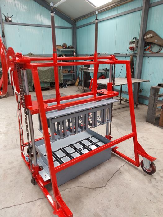 Presa / Masina /Vibropresa  boltari