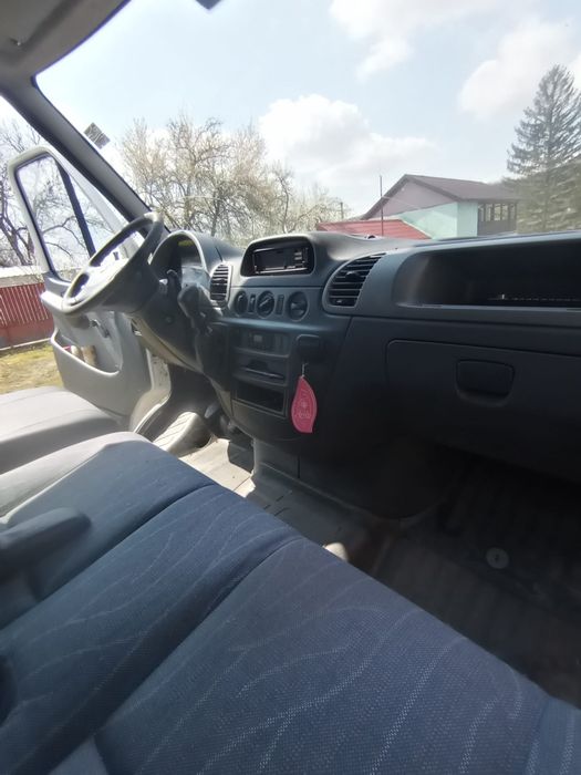 Autoutilitara Mercedes-Benz Sprinter 211