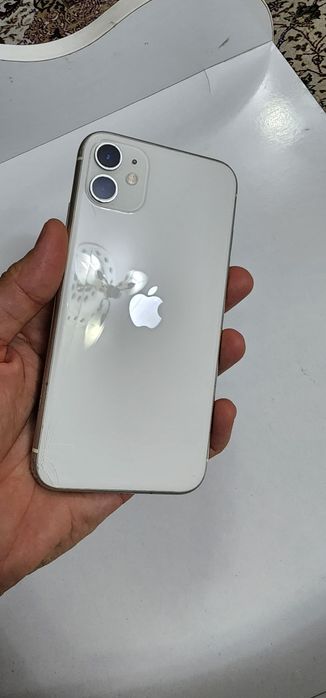 Iphone 11 White 64GB Bat 74% ideal Sastayana