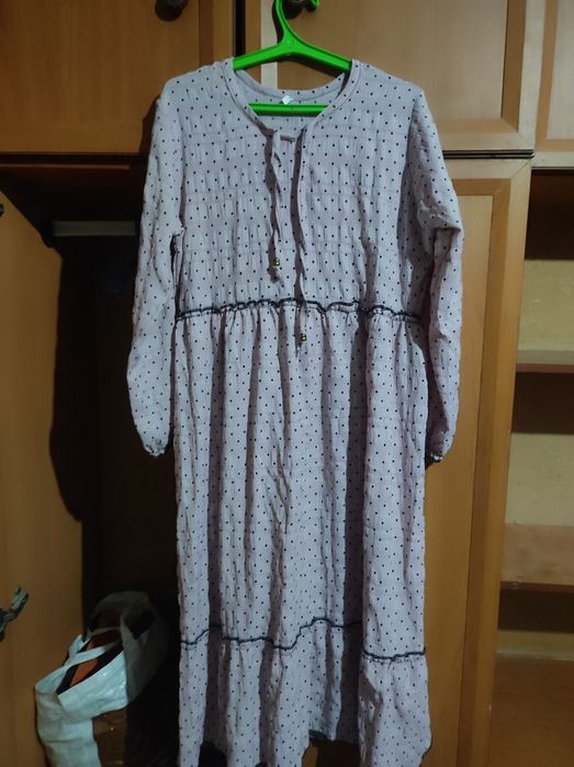 Kiyimlar sotiladi 10 000 dan