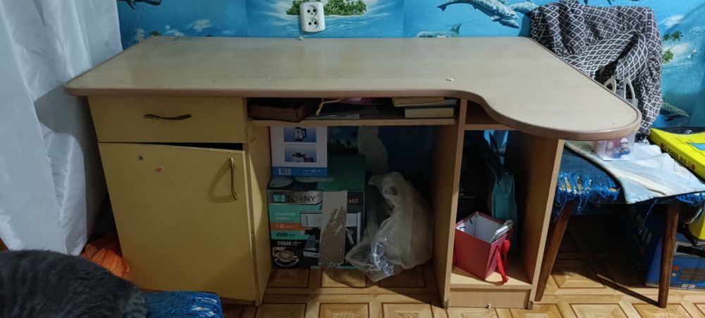 Стол компьютерный