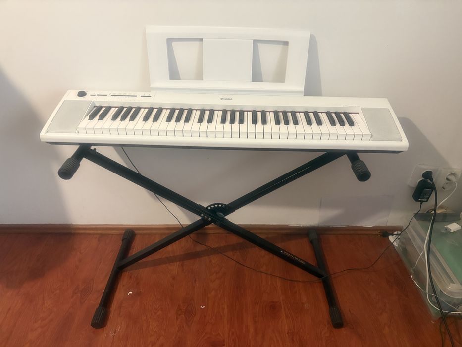 Pian Digital Yamaha NP-12 Piaggero White suport & stativ