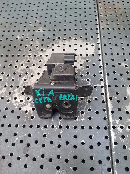 Broasca haion kia ceed break 81230-1h000