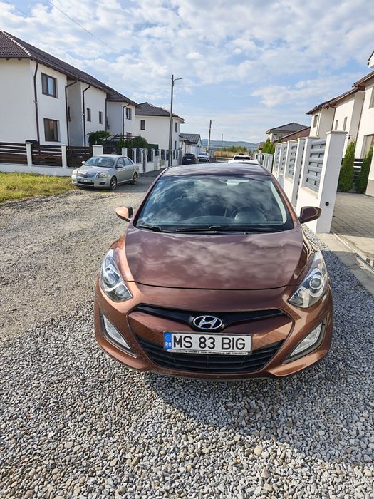 Hyundai i30 1.6 benzină 120 CP • 69.915 km REALI • 2 proprietari din România