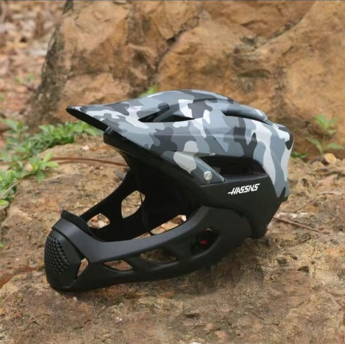 Шлем со съемным подбородком HASSNS