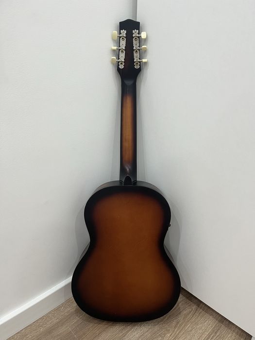 Акустическая гитара