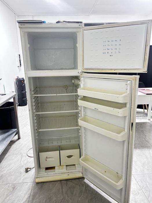 Холодильник индезист продам