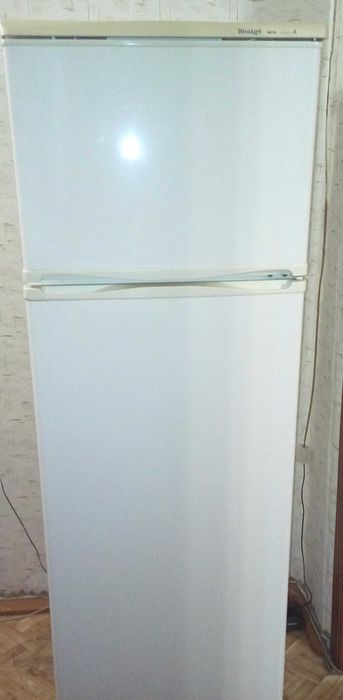 Продам   рабочий  холодильник .