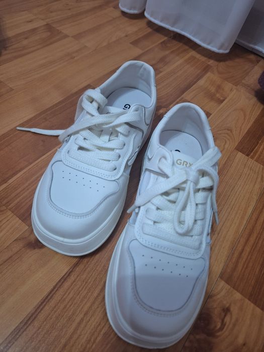 Adidasi noi Gryxx marime 37