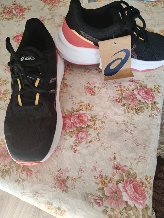 Маратонки за бягане ASICS