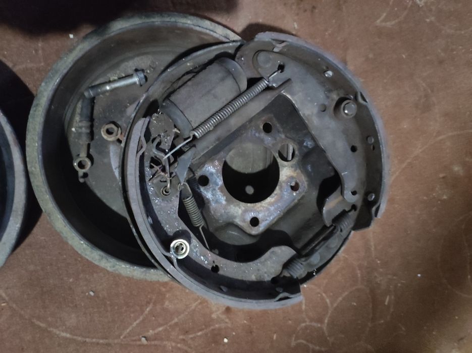 Shevrolet TACUMA amortizatori bilan orqa tormozni sestemasi sotiladi