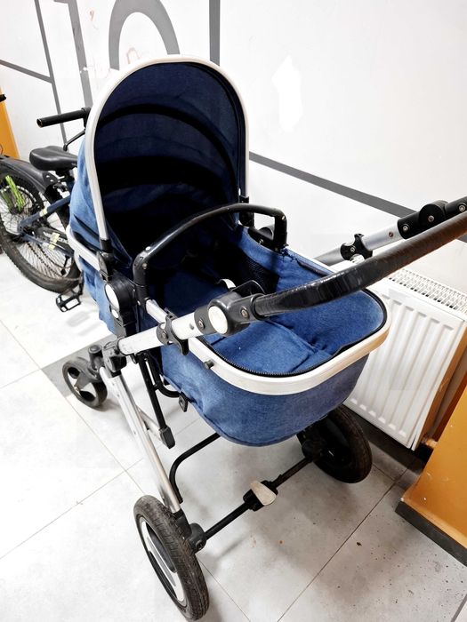 Продам коляску пишите на вацап