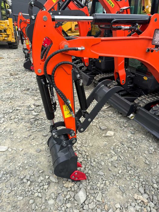 Miniexcavator STX16 cu cabina