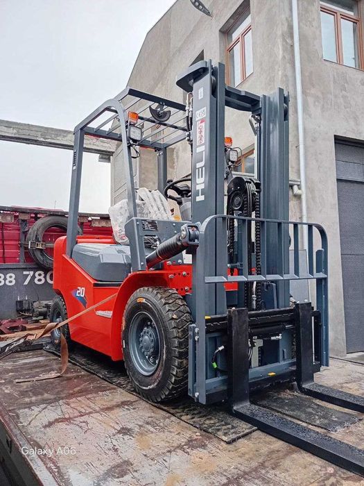 HELI FORKLIFT 2 tonna yukni 3 metr ko'taradi